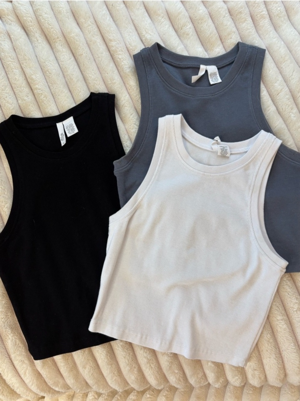 Tilly’s Ribbed Women’s Size M Crop Tanks Three Colors Set